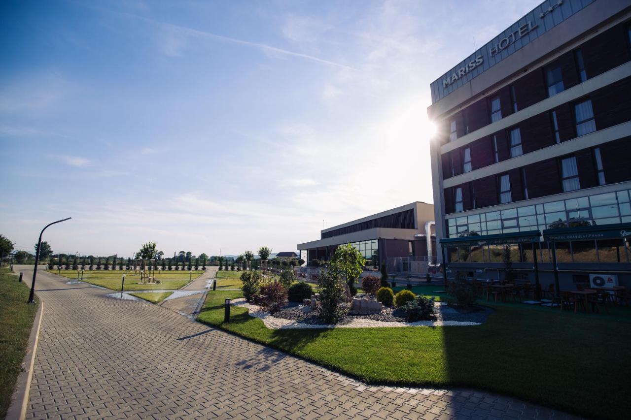 Hotel Mariss Alba Iulia Bagian luar foto