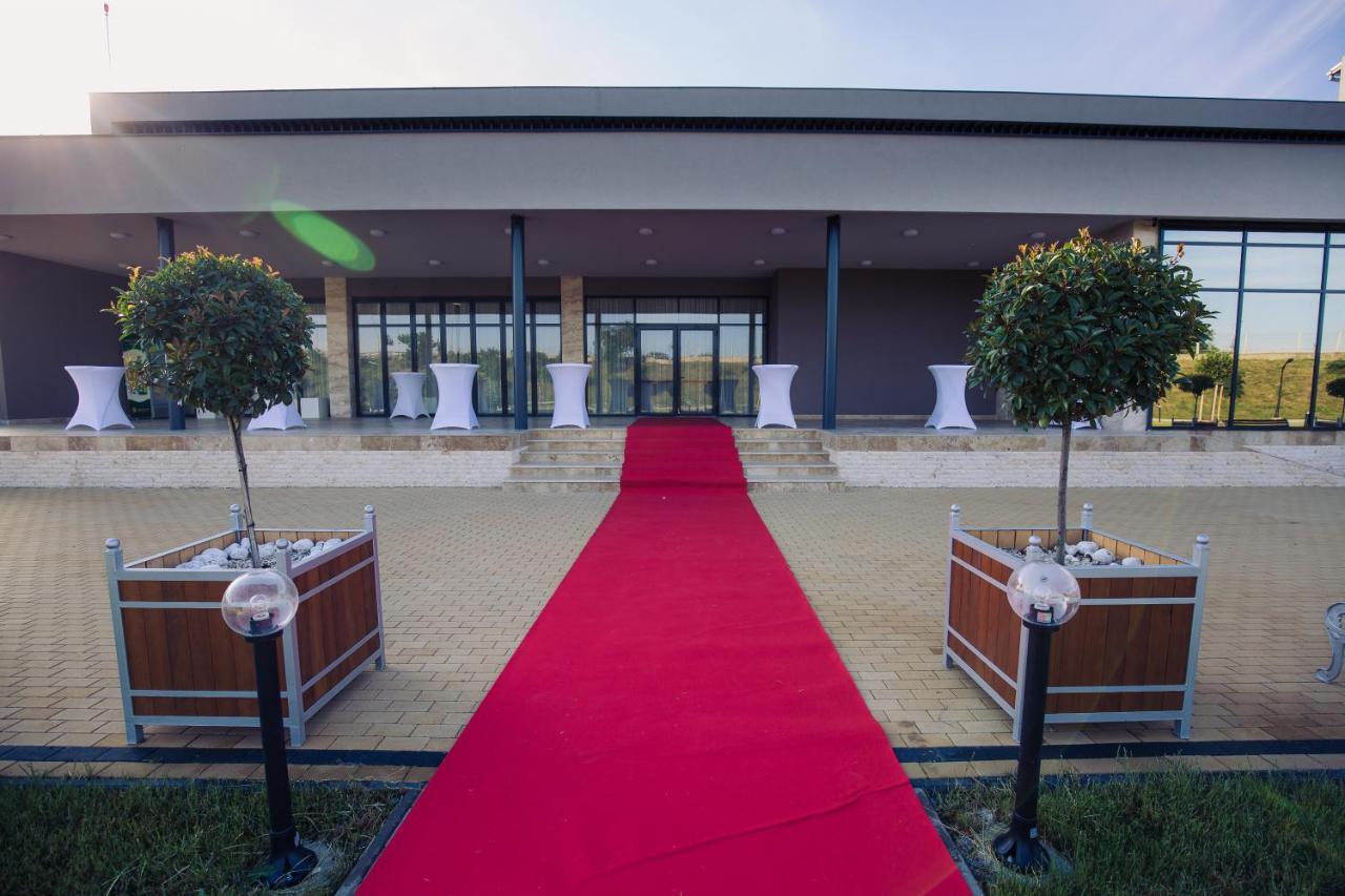 Hotel Mariss Alba Iulia Bagian luar foto