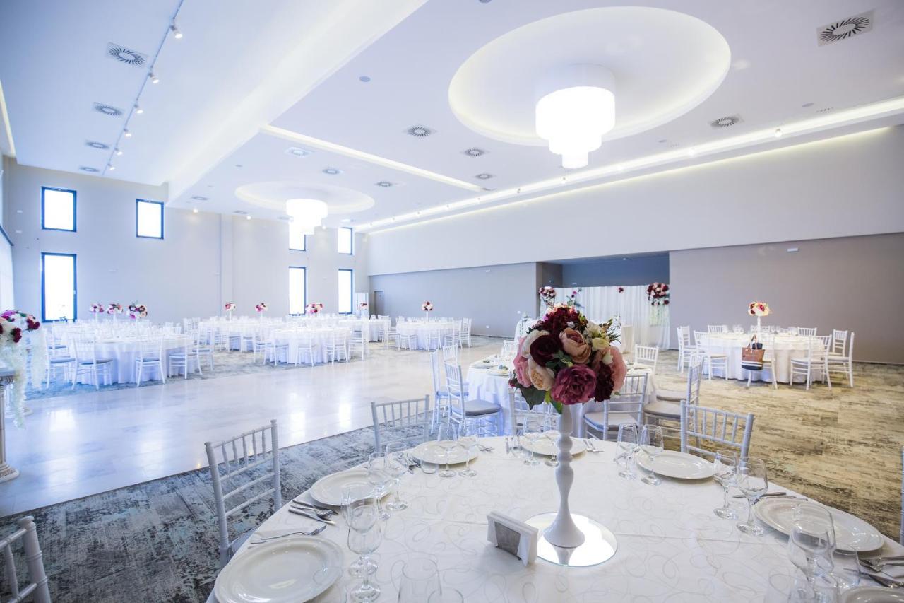 Hotel Mariss Alba Iulia Bagian luar foto